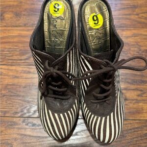 Boutique Striped Lace-Up Shoes